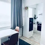 Kotimaailma Huoneisto *